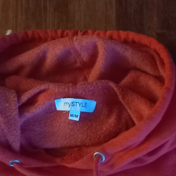 MYSTYLE Red Club Tour 1981 Pullover Hoodie Medium - Picture 5 of 6